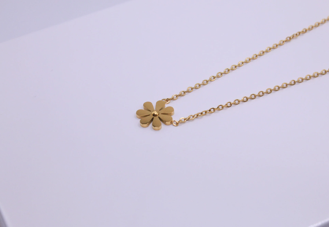 Daisy Flower Necklace